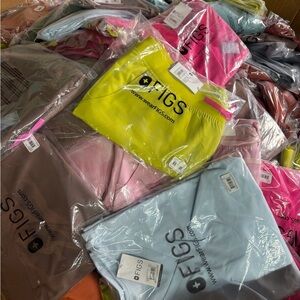 FIGS PLUS SIZE COLLECTION ✨ $START SCRUB DEALS XXL – 6XL AVAILABLE